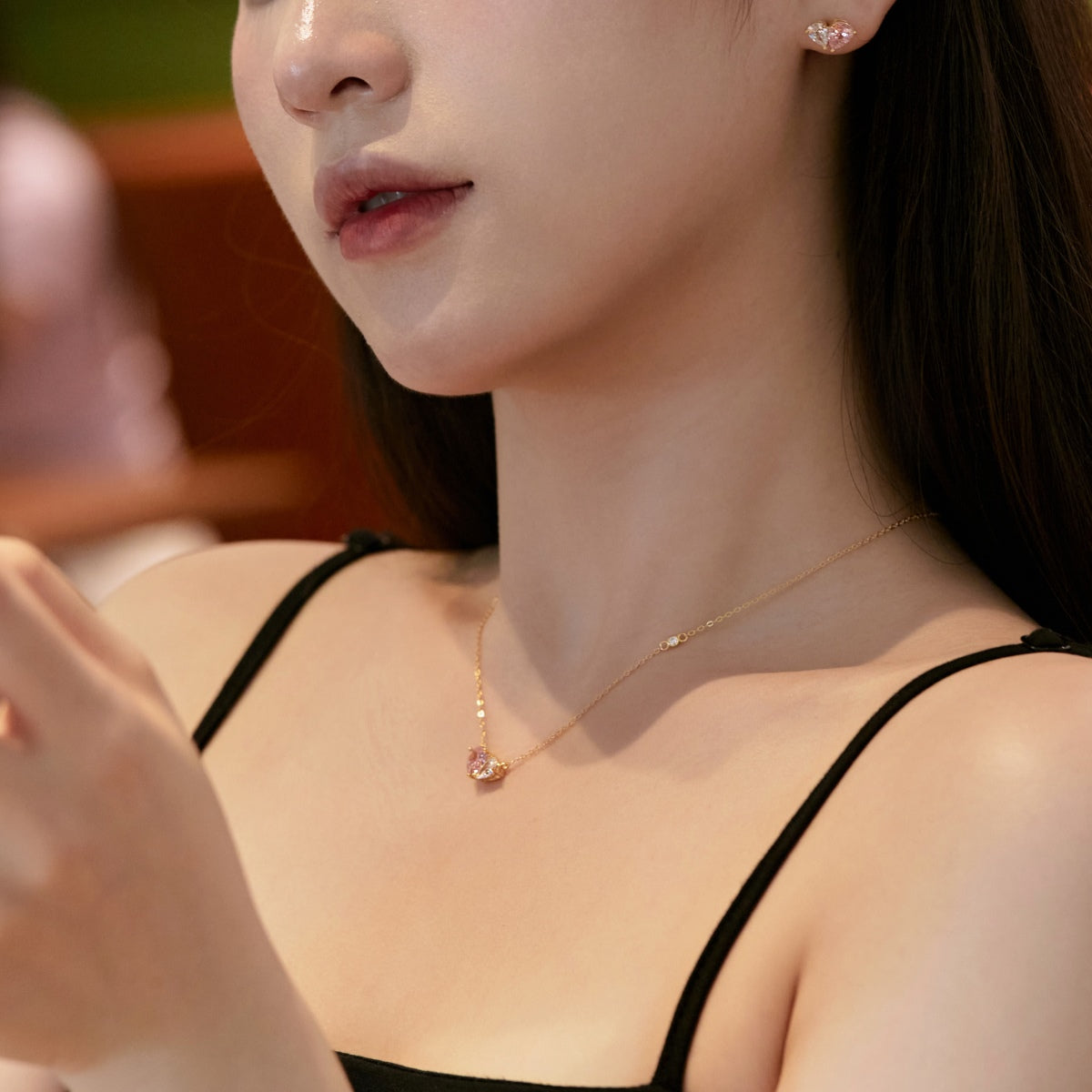 [Royal Jewellery]Dazzling Elegant Heart Cut Lover Earrings