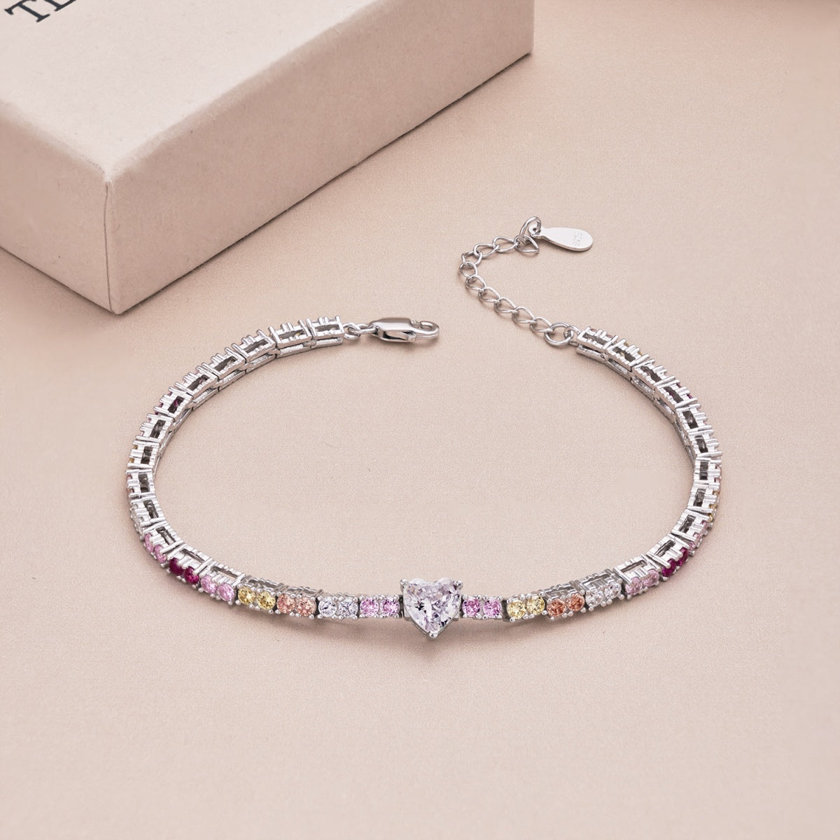 [Royal Jewellery]Delicate Romantic Heart Shape Lover Bracelet