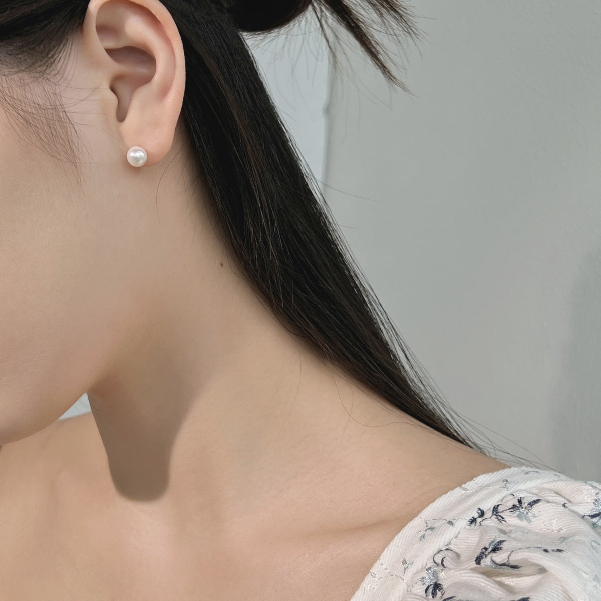[Royal Jewellery]Delicate Pearl Earrings