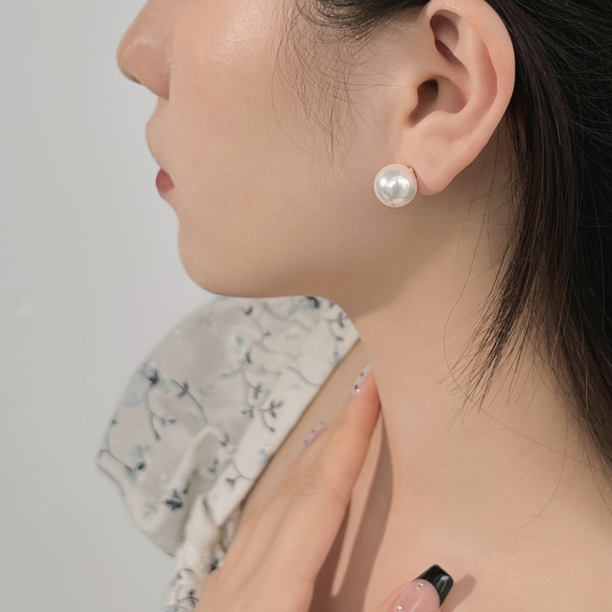 [Royal Jewellery]Delicate Pearl Earrings