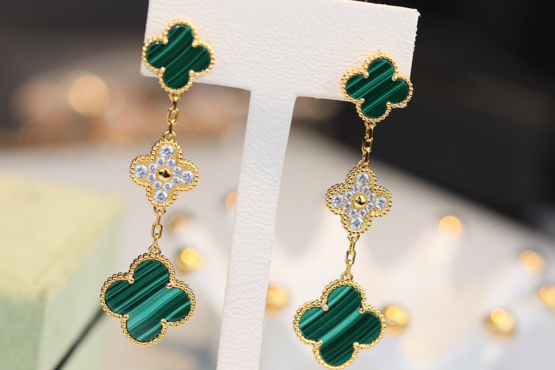 [Royal]CLOVER EARRINGS GOLD MALACHITE DIAMOND 3 MOTIF