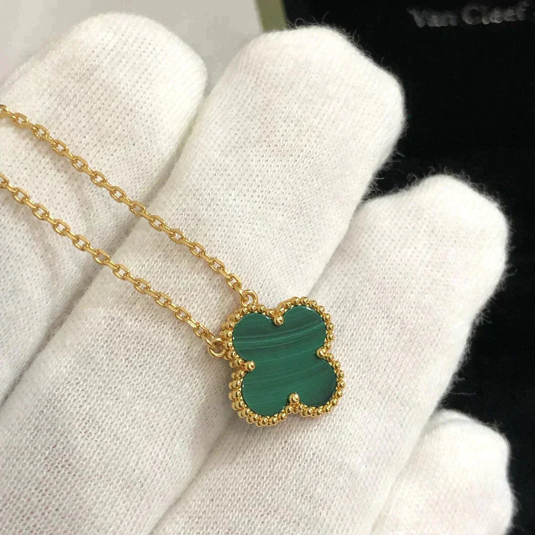 [ROYAL]CLOVER 15MM MALACHITE SINGLE FLOWER  NECKLACE