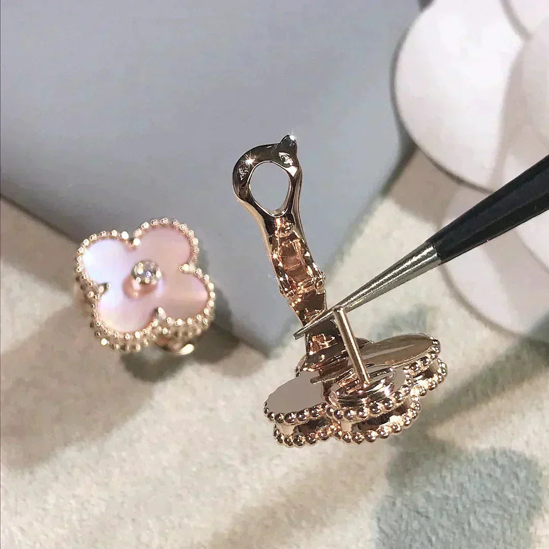 [ROYAL]CLOVER MEDIUM 1 MOTIFS  PINK MOP DIAMOND EARRINGS