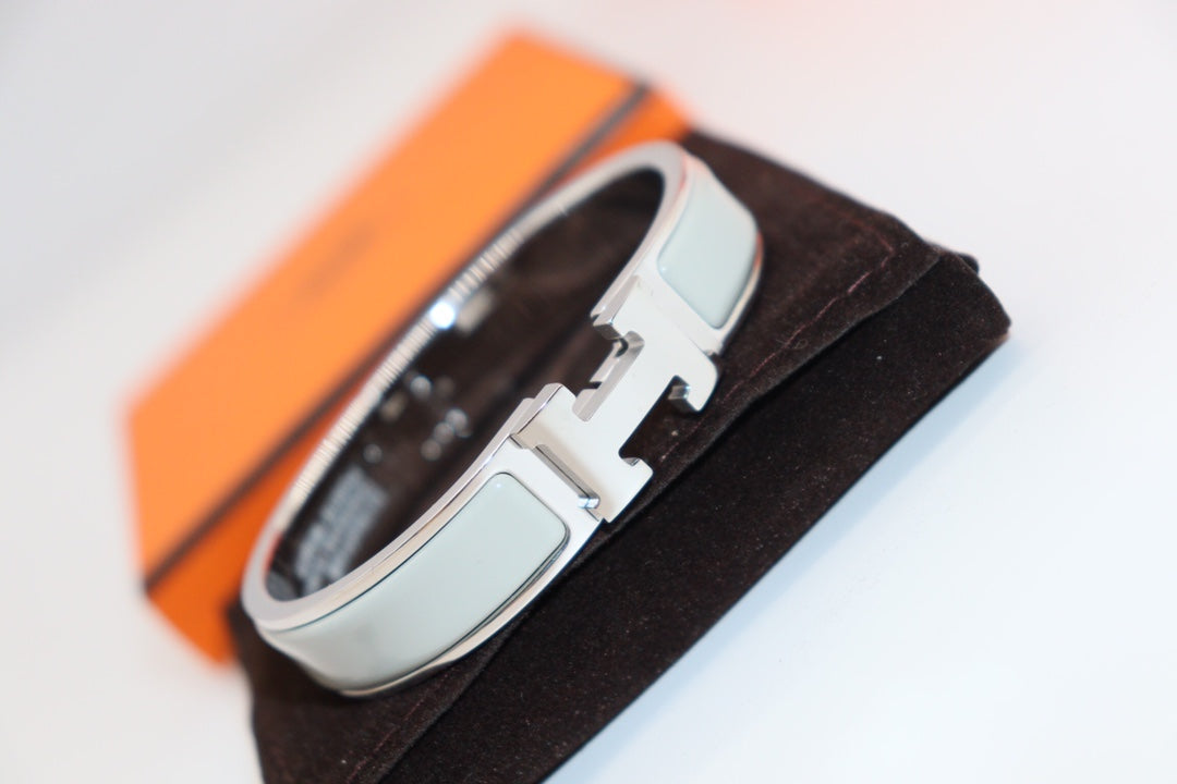 [Royal Jewellery]H LIGHT BLUE BRACELET