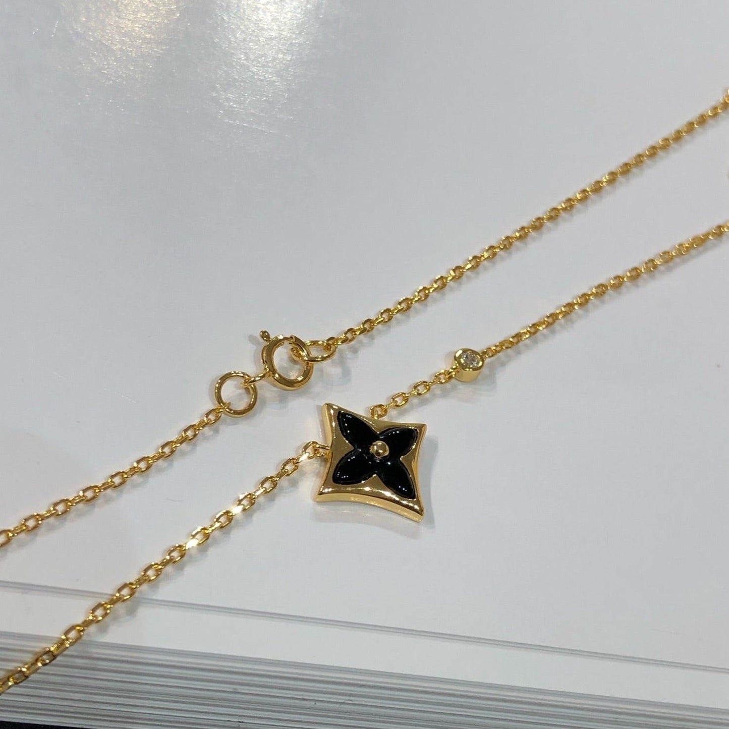 [ROYAL]STAR BLACK MOP NECKLACE