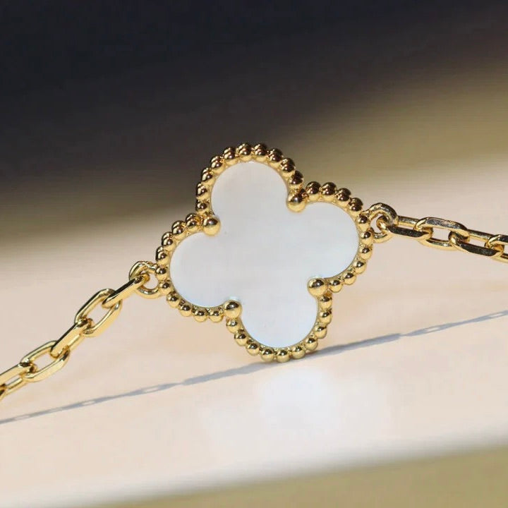 [ROYAL]CLOVER 20 MOTIFS WHITE MOP NECKLACE