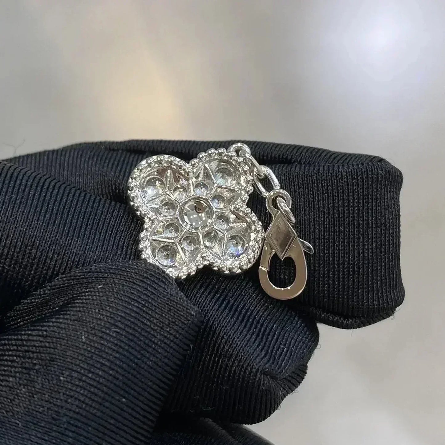 [Royal Jewellery]CLOVER 5 MOTIFS  DIAMOND BRACELET SILVER