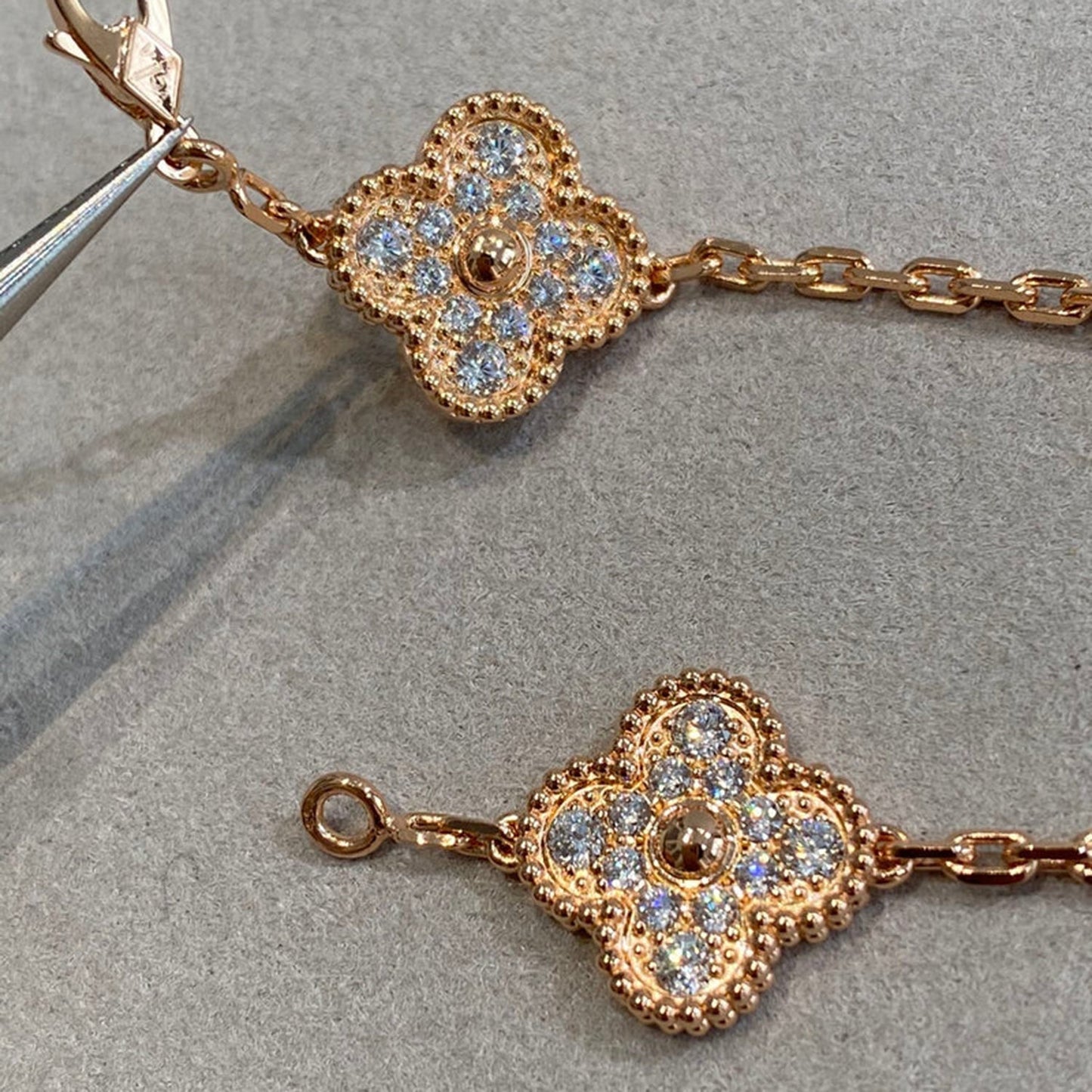 [Royal Jewellery]CLOVER 5 MOTIFS  FULL DIAMOND BRACELET