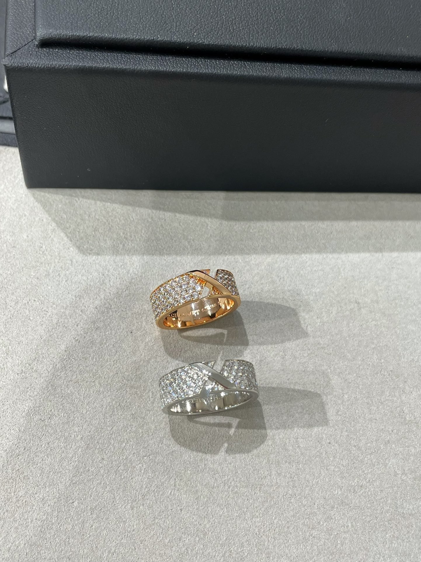 [ROYAL]LIENS EVIDENCE PINK GOLD DIAMOND PAVED RING