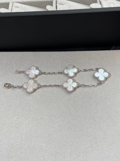 [Royal Jewellery]CLOVER WHITE PEARL MOP 5 MOTIF BRACELET COLLECTION