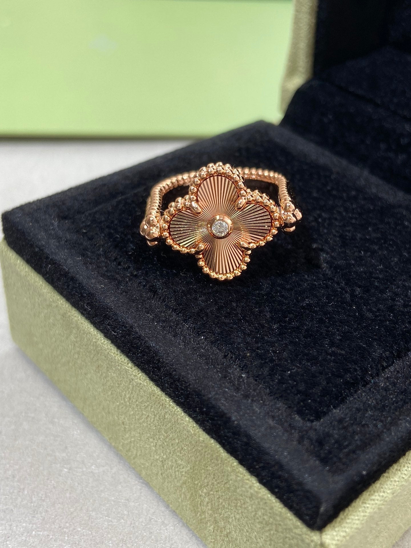 [Royal Jewellery]CLOVER RIVERSIBLE PINK GOLD RING