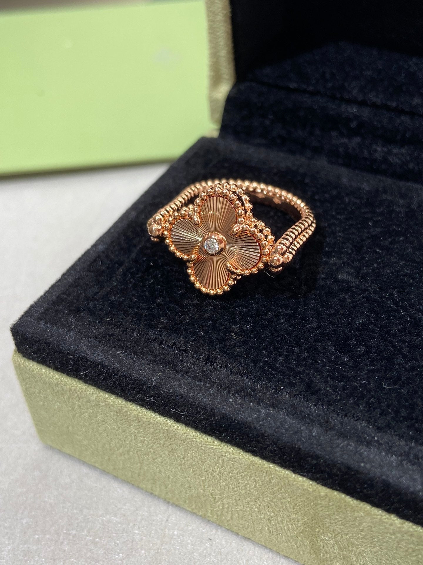 [Royal Jewellery]CLOVER RIVERSIBLE PINK GOLD RING