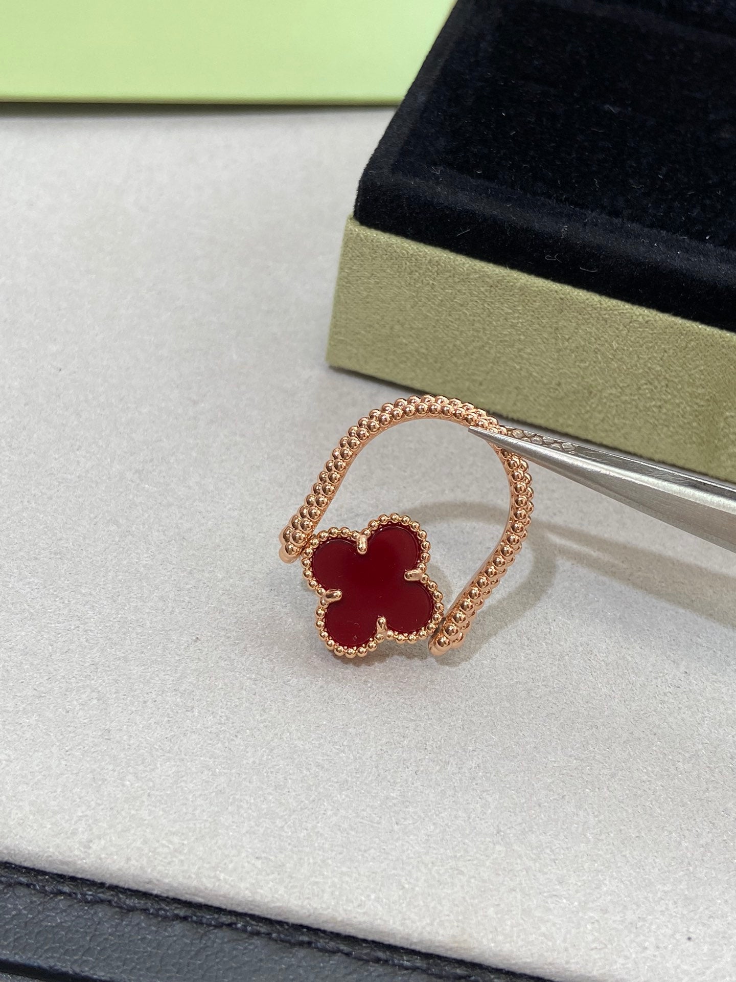 [Royal Jewellery]CLOVER RIVERSIBLE PINK GOLD RING