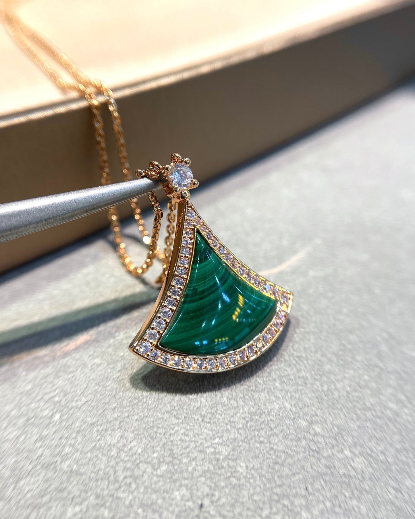 [ROYAL]DREAM MALACHITE DIAMOND PAVED PINK GOLD NECKLACE