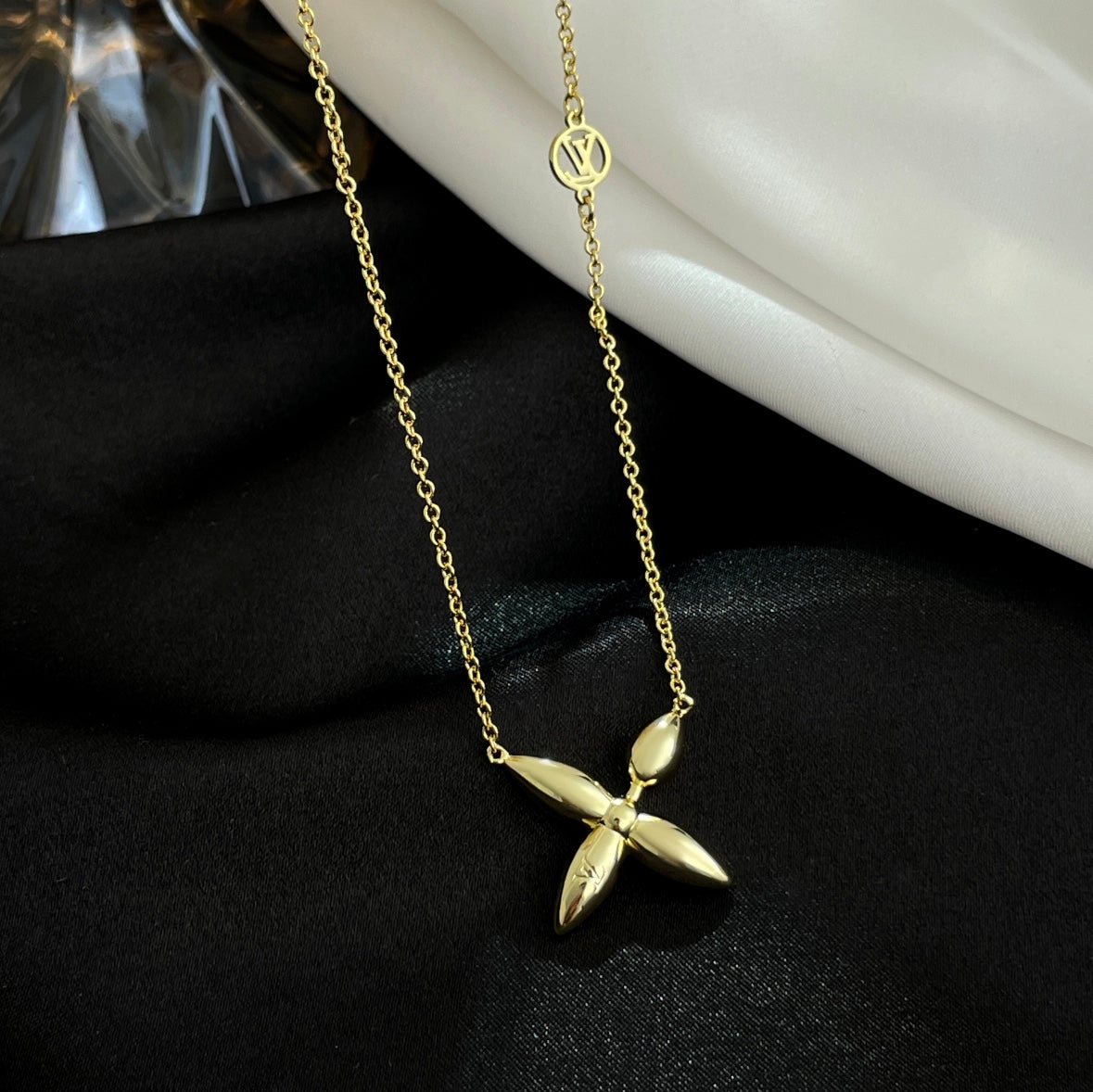 [ROYAL]LOUISETTE GOLD NECKLACE