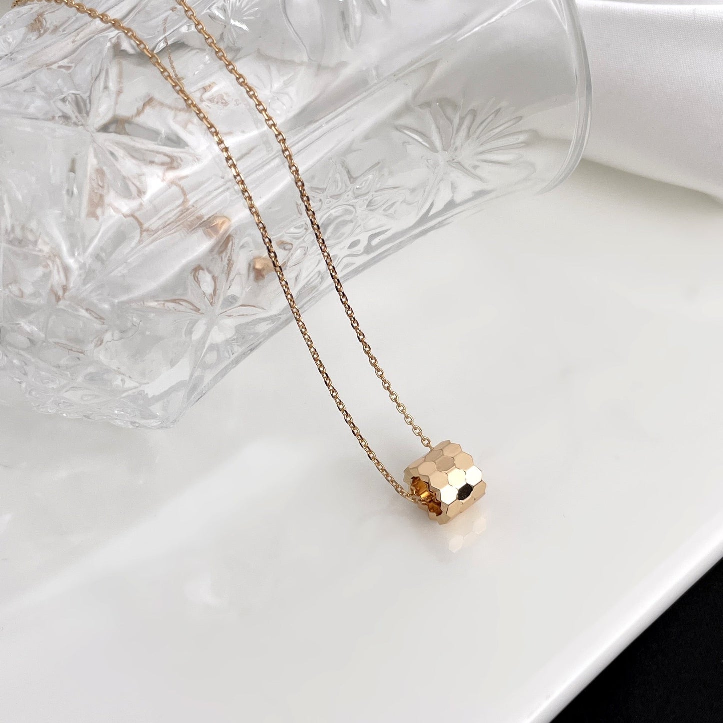 [ROYAL]BEE MINI NECKLACE