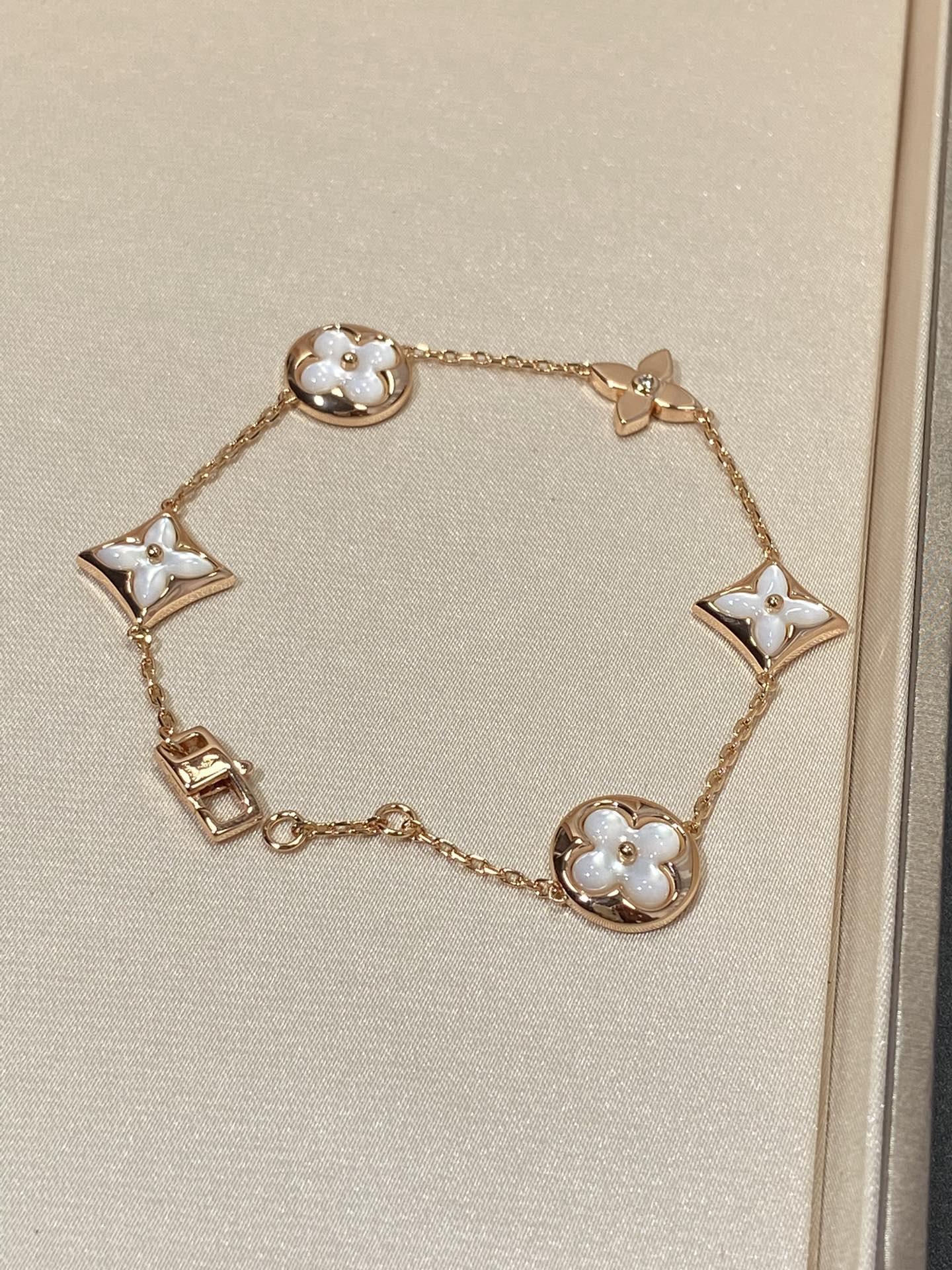 [ROYAL]STAR AND SUN 5 MOTIF MOP PINK GOLD BRACELET