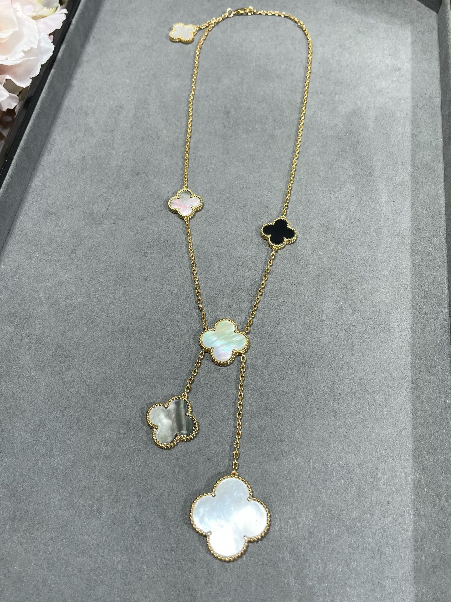 [Royal]CLOVER 6 MOTIF MOP ONYX GOLD NECKLACE