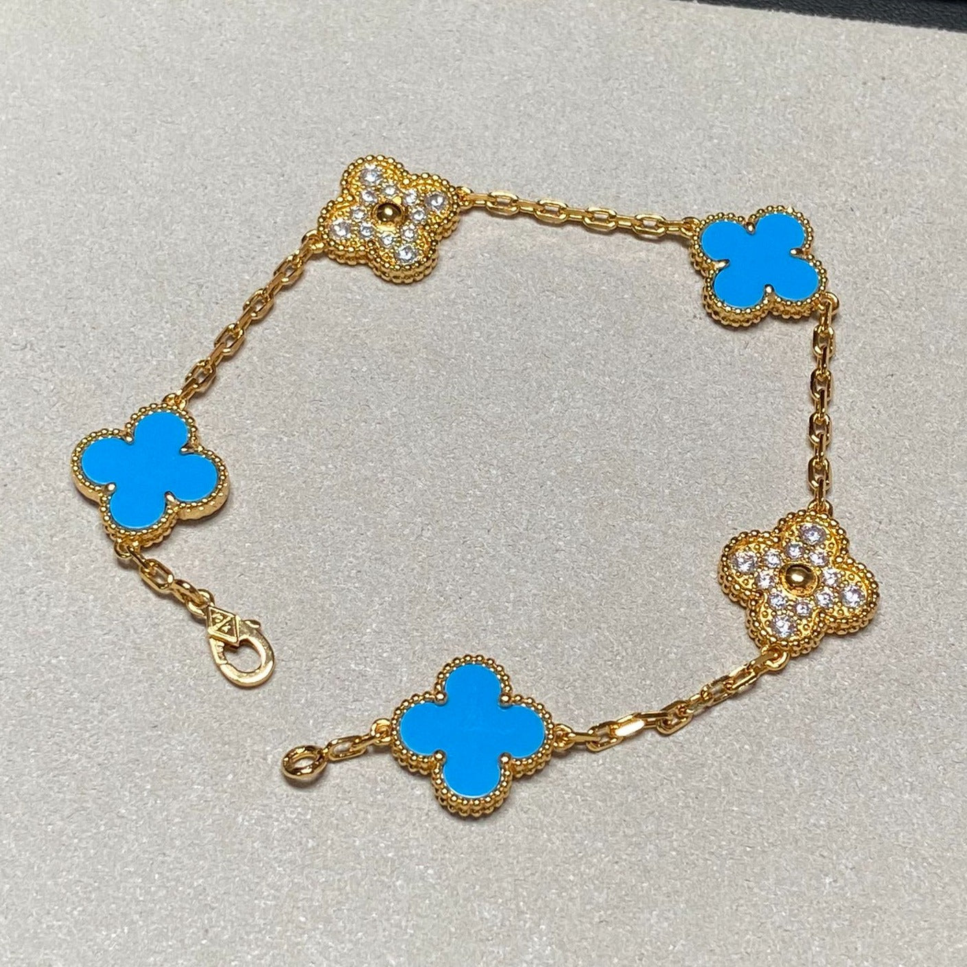 [Royal Jewellery]CLOVER 5 MOTIF BLUE CHALCEDONY DIAMOND GOLD BRACELET