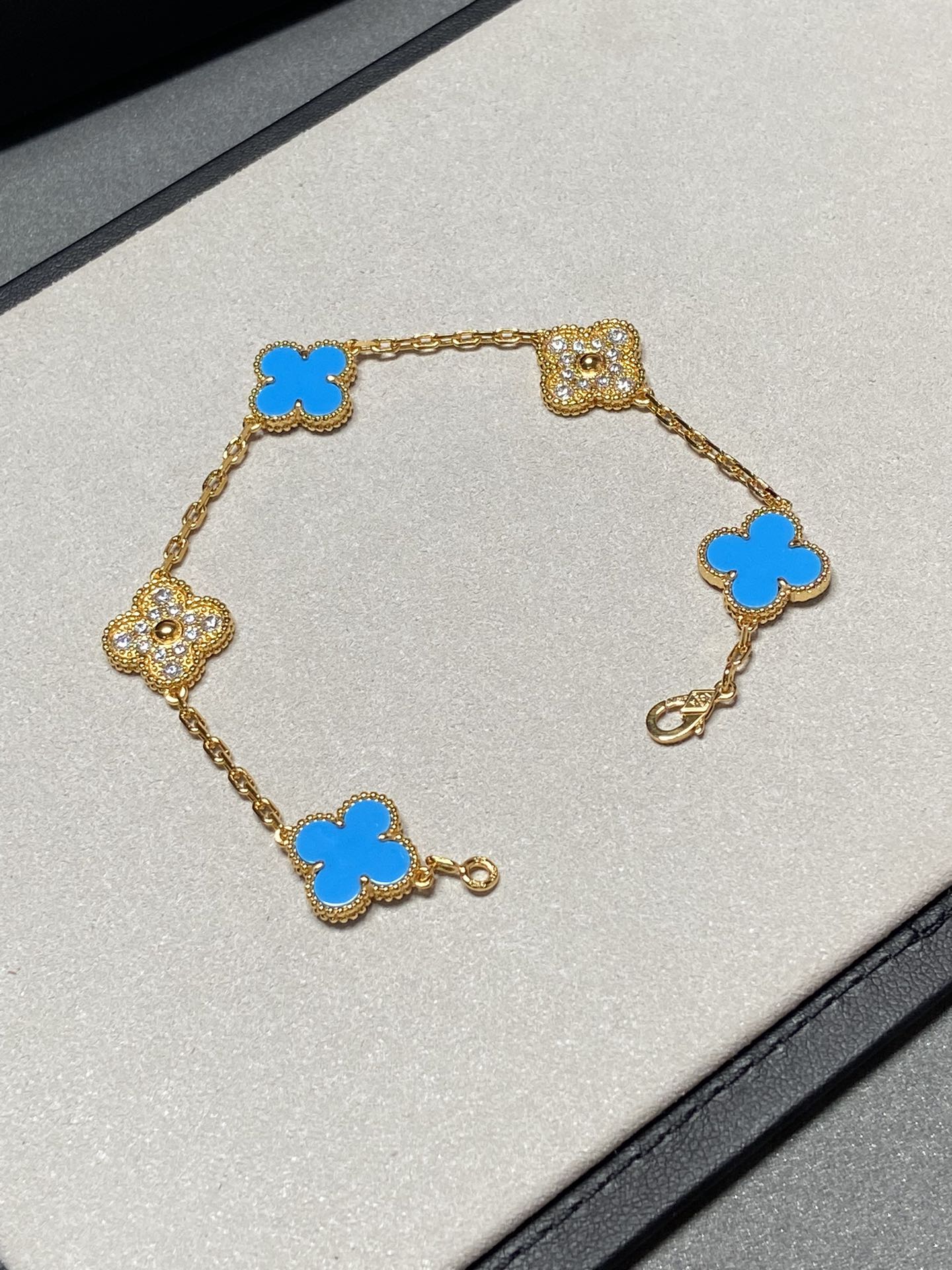 [Royal Jewellery]CLOVER 5 MOTIF BLUE CHALCEDONY DIAMOND GOLD BRACELET