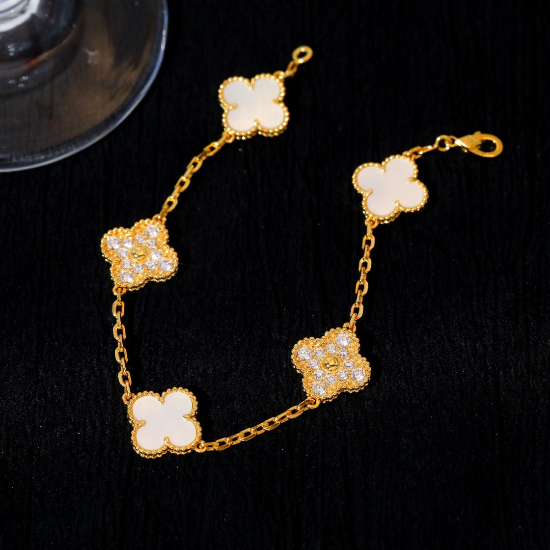 [ROYAL]CLOVER BRACELET 5 MOTIF WHITE MOP DIAMOND