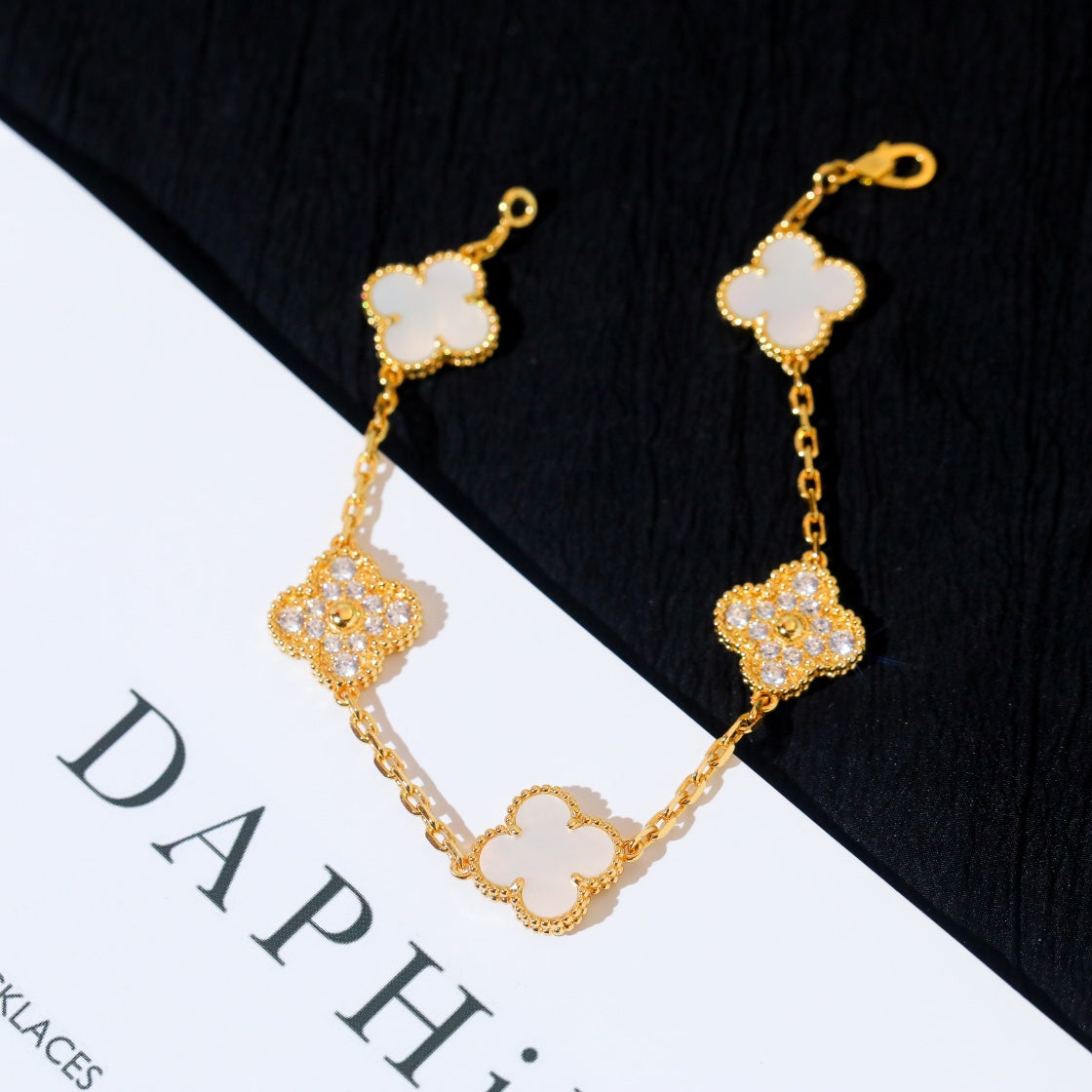 [Royal Jewellery]CLOVER BRACELET 5 MOTIF WHITE MOP DIAMOND