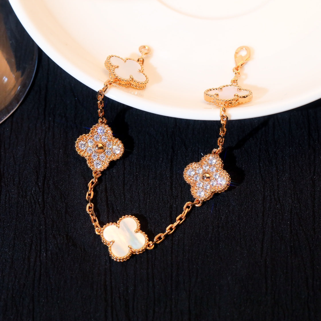 [Royal Jewellery]CLOVER BRACELET 5 MOTIF WHITE MOP DIAMOND
