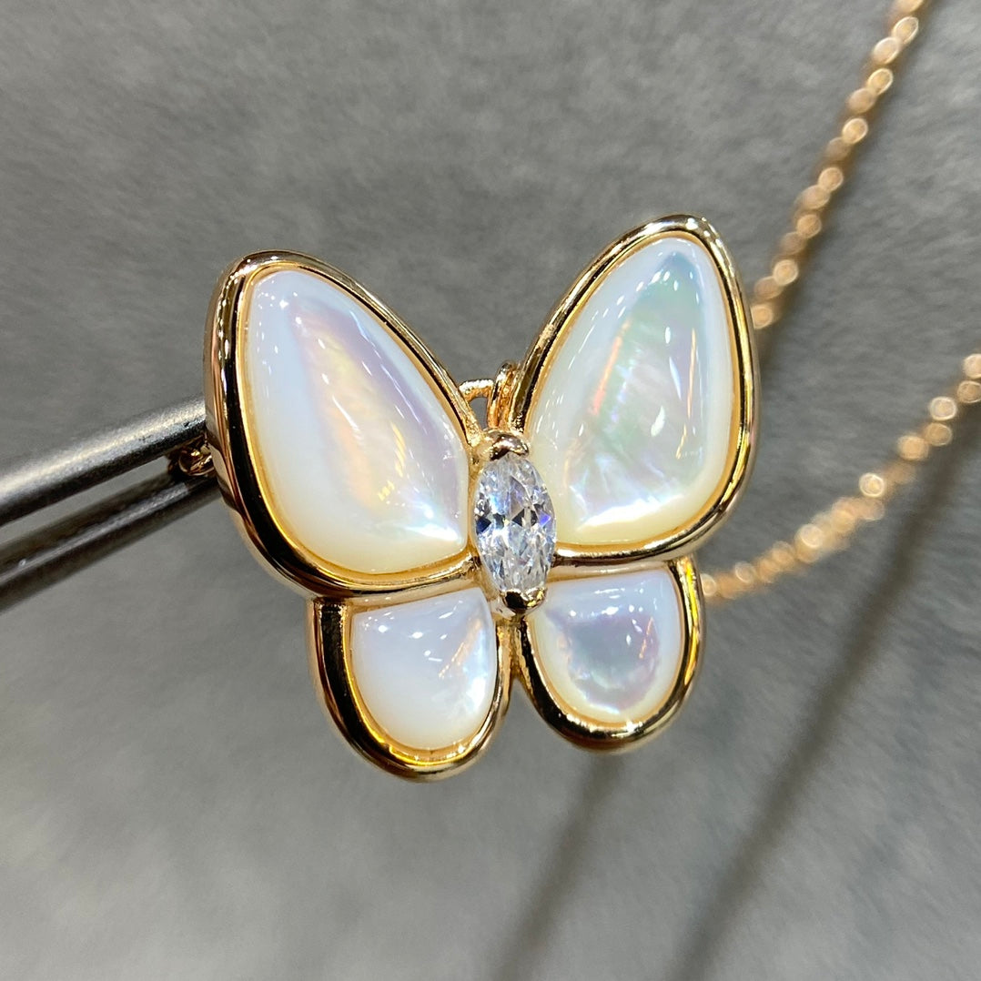 [ROYAL]BUTTERFLY MOP DIAMOND NECKLACE