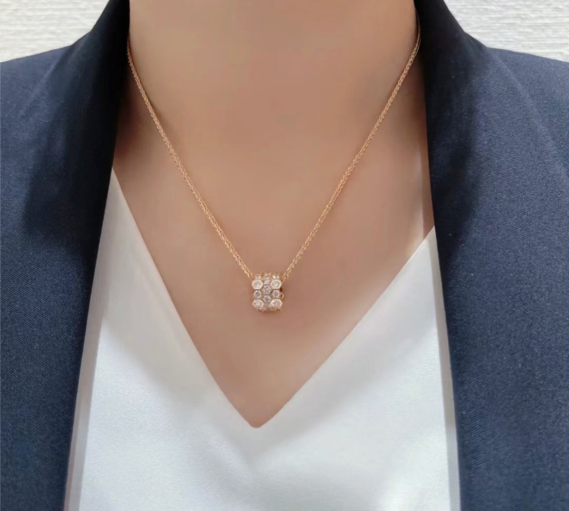 [ROYAL]BEE LOVE DIAMOND PAVED 3 ROW NECKLACE