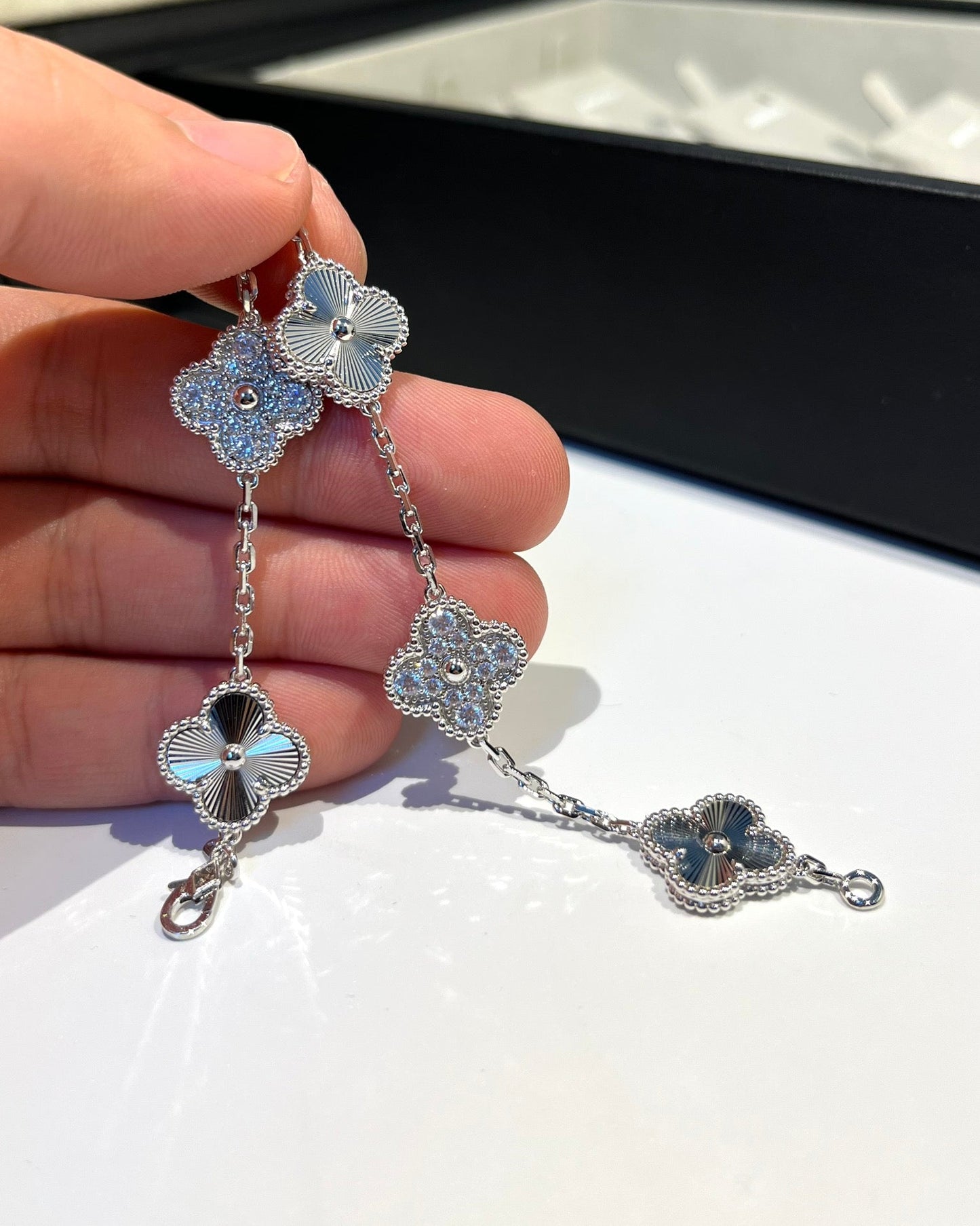 [Royal Jewellery]CLOVER 5 MOTIF SILVER DIAMOND BRACELET