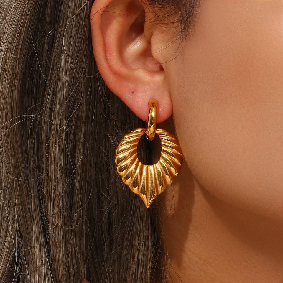 {
  "[Royal&Vicky]Penelope Leaf Earrings": "[Royal&Vicky]ペネロペ・リーフ・イヤリング"
}