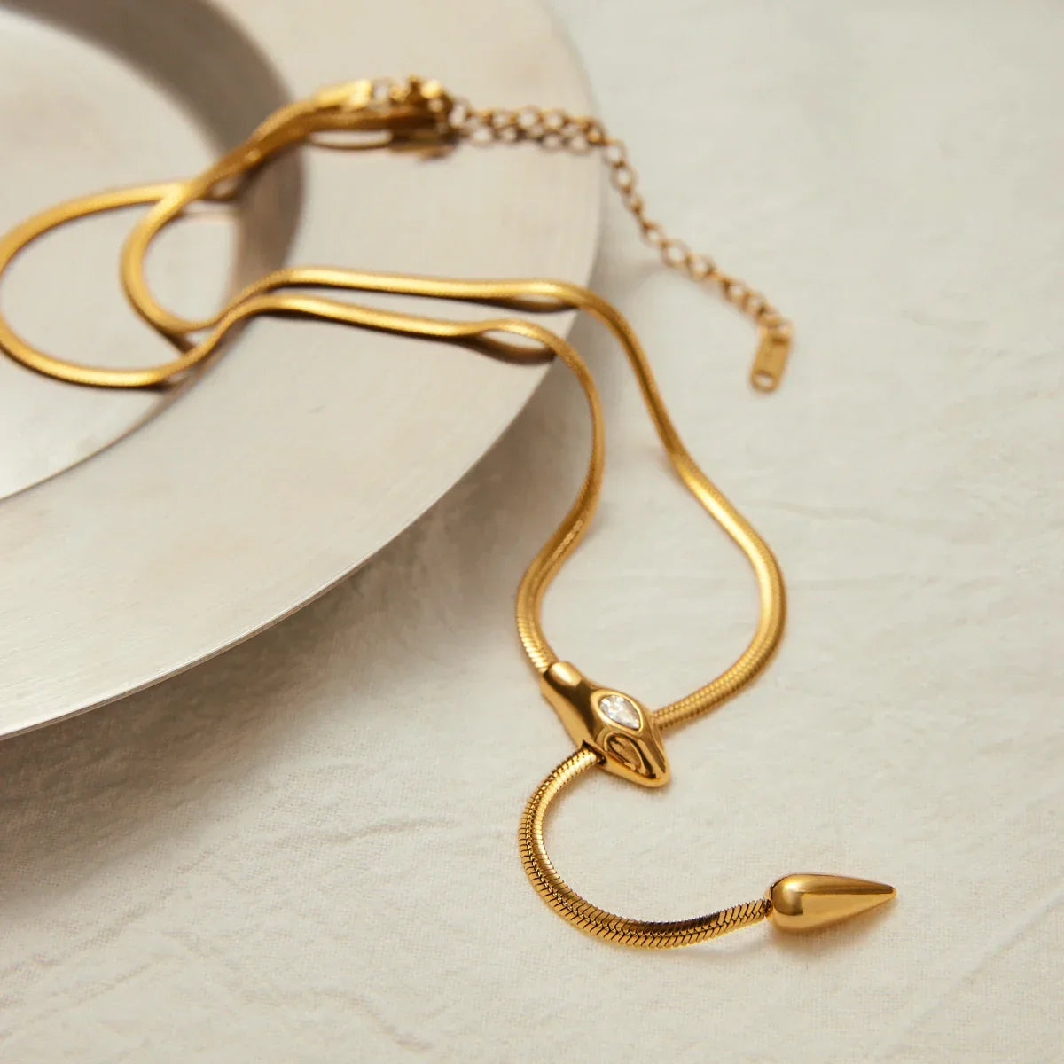[Royal&Vicky]Zarelle Gold Serpentine Pendant