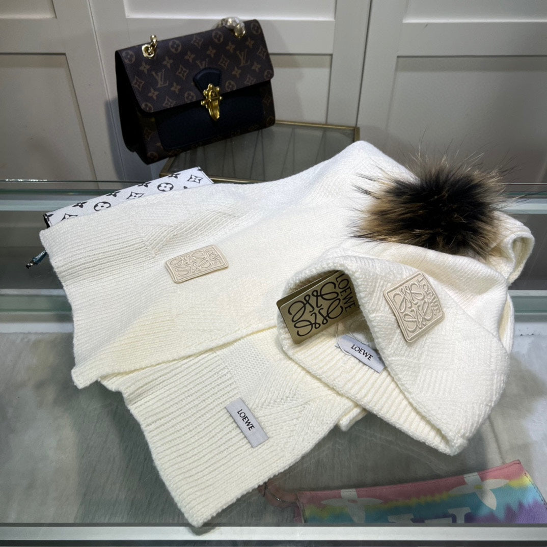 CLASSIC HAT & SCARF SET IN WHITE CASHMERE 379251