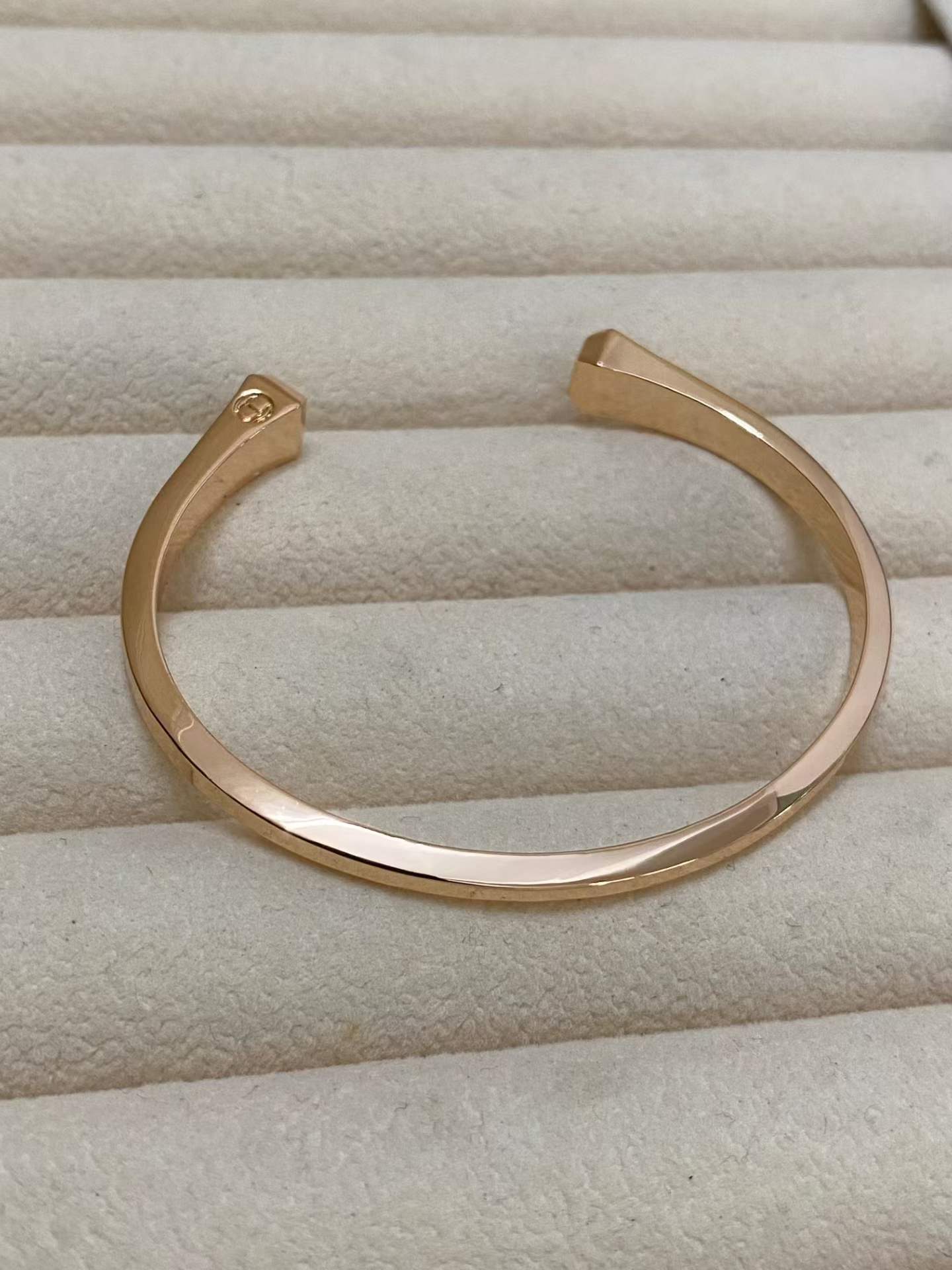 [Royal Jewellery]CLOU DE FORGE SQUARE CONE STUDS OPEN CUFF ONE SIZE
