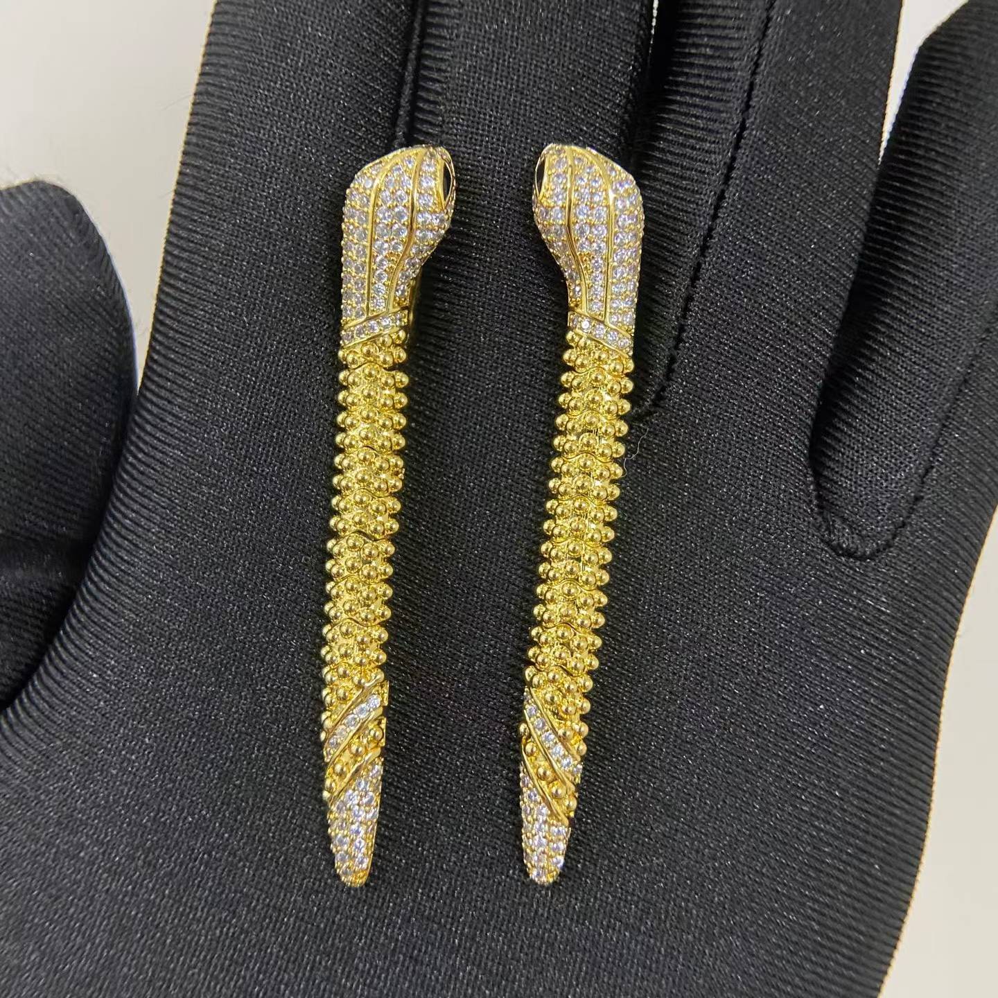 [Royal Jewellery]DIAMOND-SET DEW DROP SERPENT SERIES SNAKE CLIP EARRINGS