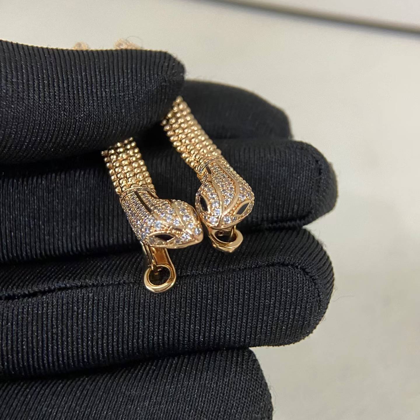 [Royal Jewellery]DIAMOND-SET DEW DROP SERPENT SERIES SNAKE CLIP EARRINGS