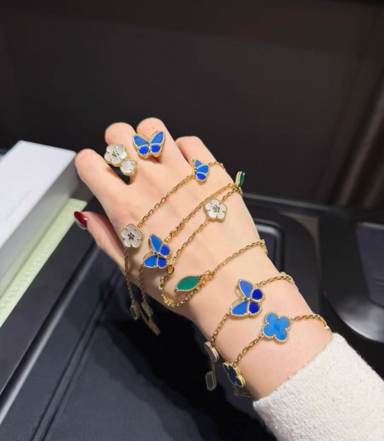 [Royal Jewellery ]LUCKY SPRING GOLD BLUESTONE WHITE MOTHER-OF-PEARL BRACELET