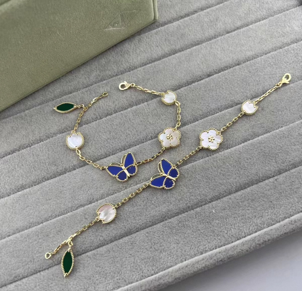 [Royal Jewellery ]LUCKY SPRING GOLD BLUESTONE WHITE MOTHER-OF-PEARL BRACELET