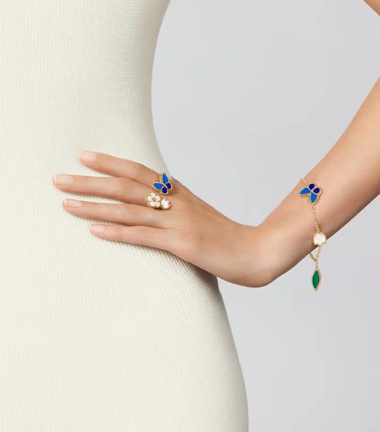 [Royal Jewellery ]LUCKY SPRING GOLD BLUESTONE WHITE MOTHER-OF-PEARL BRACELET