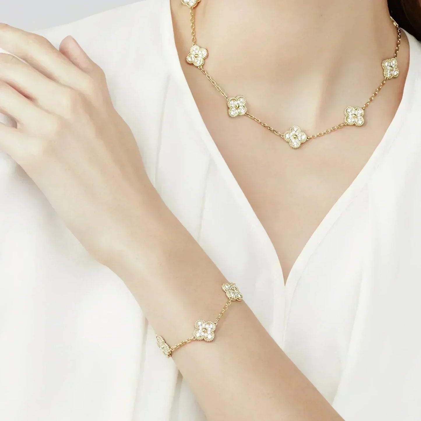 [Royal Jewellery] CLOVER 5 MOTIF FULL DIAMOND BRACELET COLLECTION