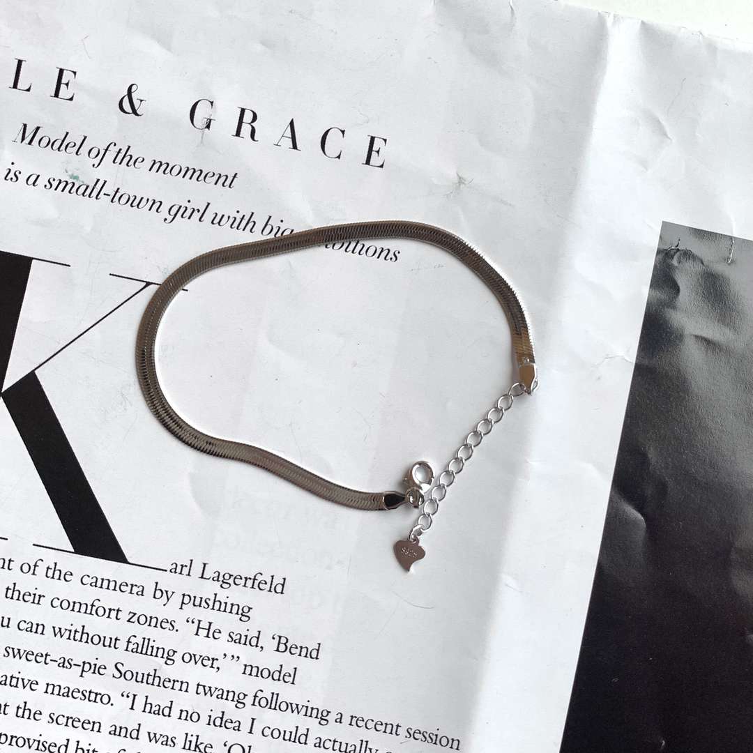 [Royal Jewellery]Flat Snake Bone Chain Blade Necklace