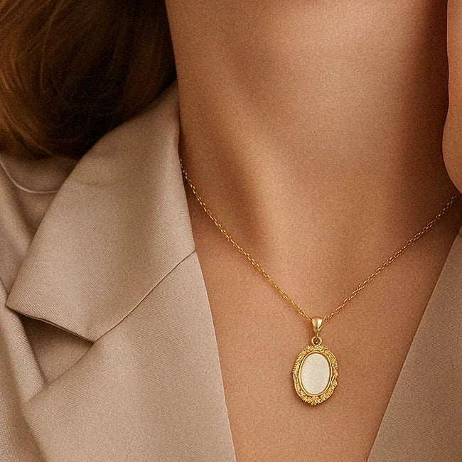 [Royal&Vicky]Roselle Vintage Mother Of Pearl Pendant