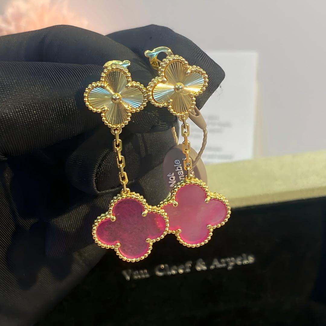[Royal Jewellery] NEW CLOVER 2 MOTIF PINK ENAMEL EARRINGS