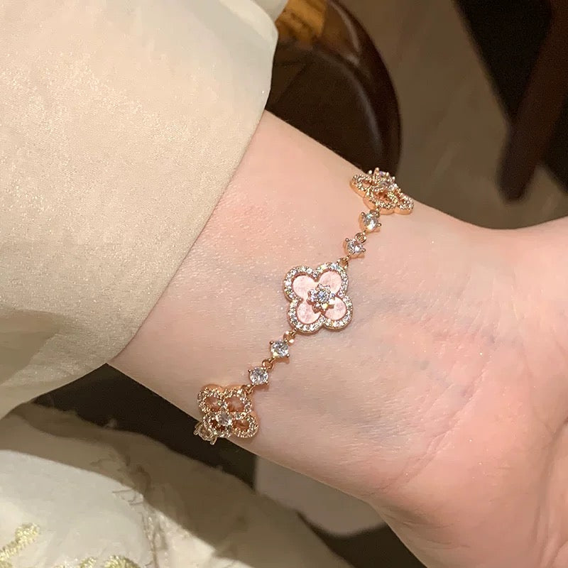 [Royal Jewellery]CLOVER 5 MOTIF PINK BLUE RED WHITE BRACELET