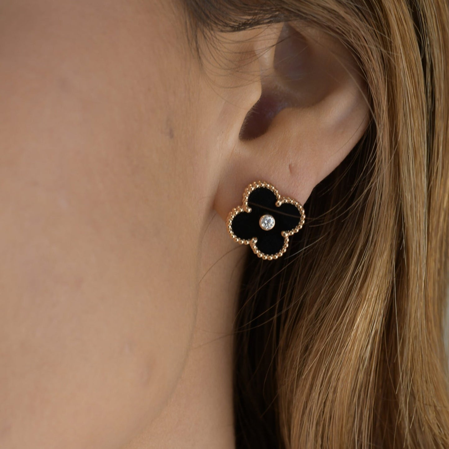 [ROYAL]CLOVER MEDIUM 1 MOTIFS ONYX DIAMOND EARRINGS