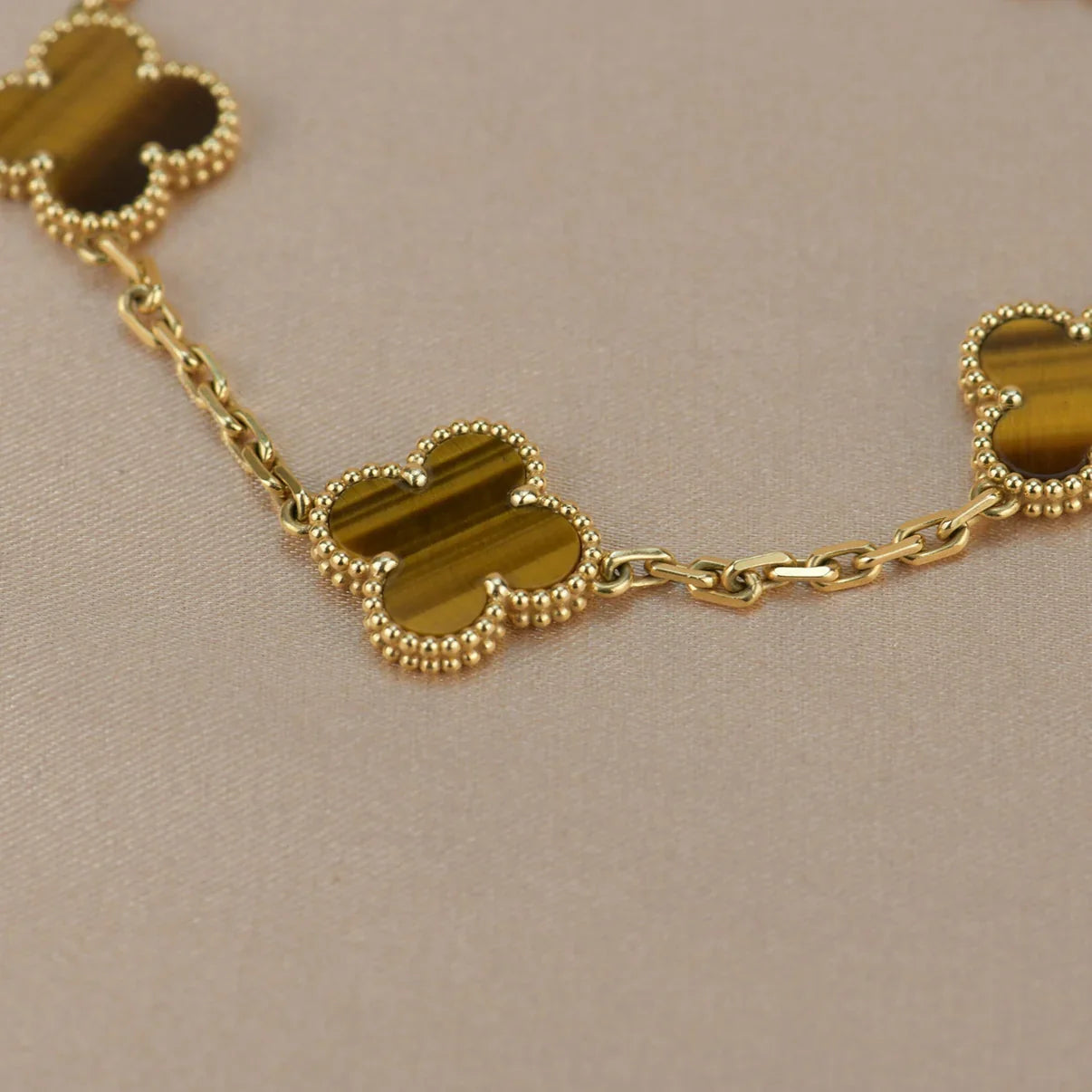 [Royal Jewellery] CLOVER 5 MOTIFS TIGER EYE BRACELET COLLECTION