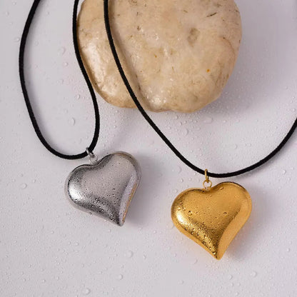 {
  "[Royal&Vicky]Lavine Heart Necklace": "[Royal&Vicky]ラヴィーン ハートネックレス"
}