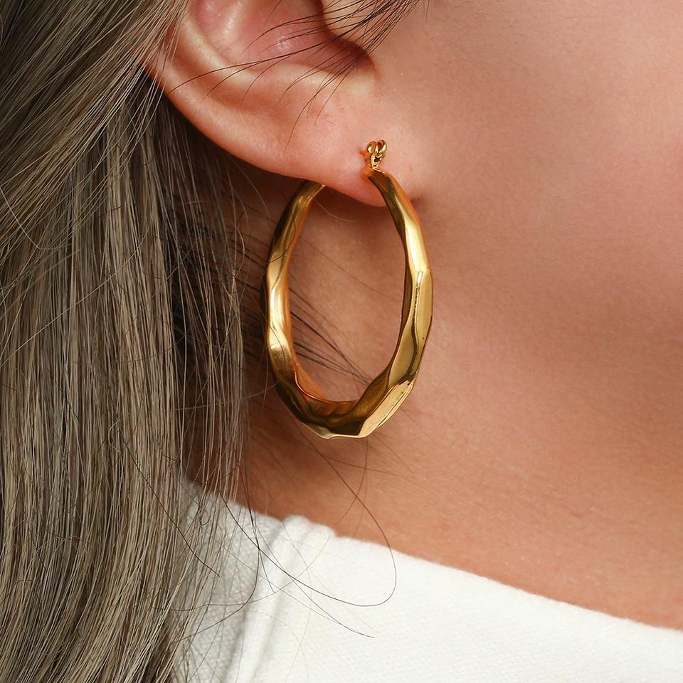 {"Royal&Vicky":"Royal&Vicky","Aire Hoop Earrings":"エアー・フープピアス"}
