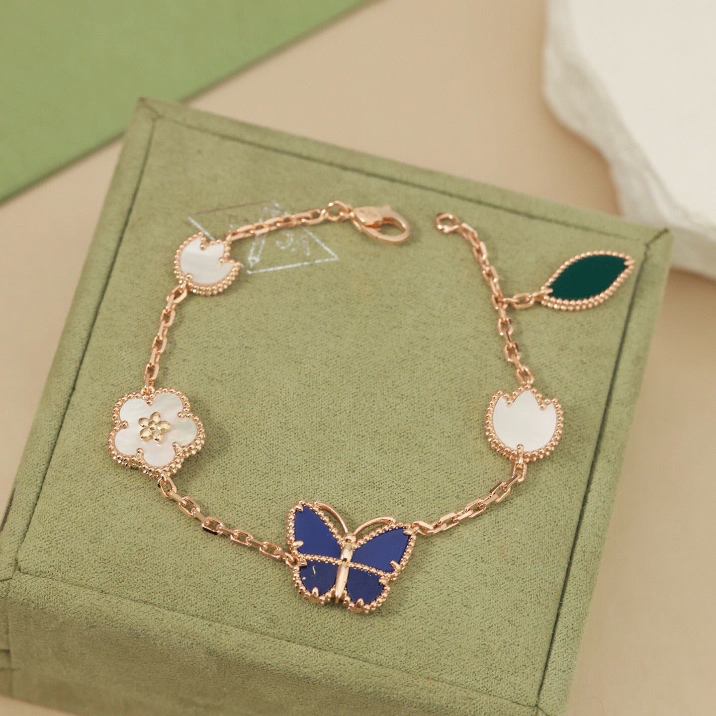 [Royal Jewellery]LUCKY SPRING BUTTERFLY 5 MOTIF BRACELET