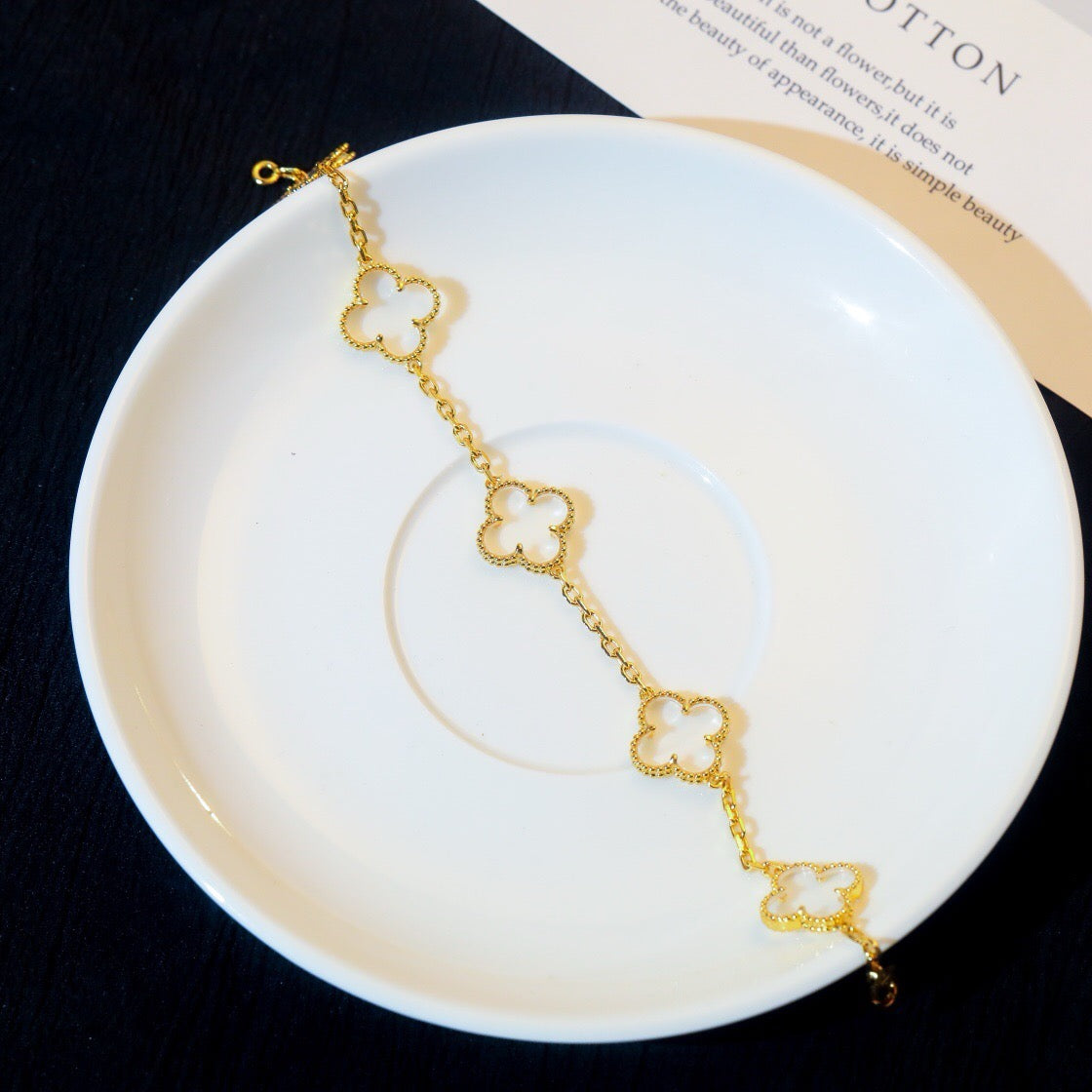 [Royal Jewellery]CLOVER 5 MOTIF ROCK CRYSTAL BRACELET